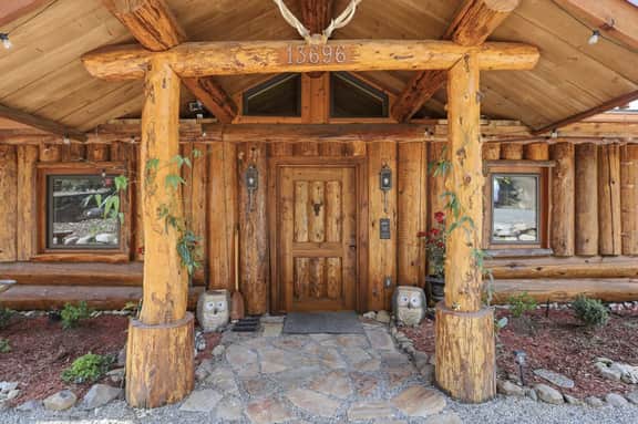 Cozy Lakeview Cabin